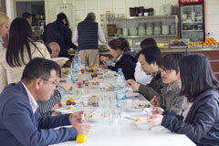 アンカラ日本人会来所 (2)
