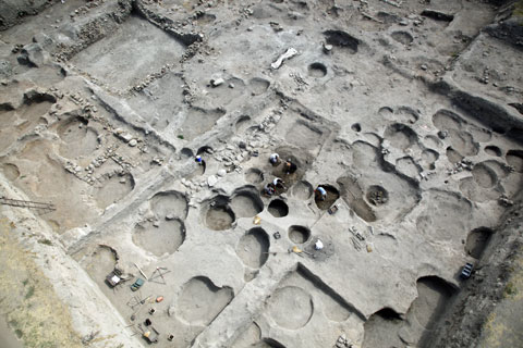 南区 ピット群と前2千年紀の建築遺構