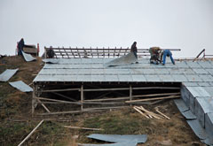 保護屋根仮設作業 2011秋 (3)