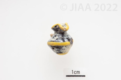 Fig. 36: ミニチュア壺YH22-02、ガラス［クリックで拡大］
