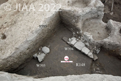 Fig. 7: P395の底部で確認されたR148、E8/f7、後期鉄器時代  ［クリックで拡大］